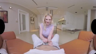 Miniatura filmu Incredible VR Performance By Outstanding British Blonde Carly Rae