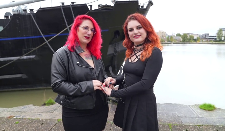 Miniatura filmu lody and trixy tatoo french mature whore in a hot ffm trio
