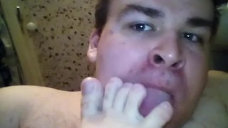 Miniatura filmu Артем сам себе лижет ноги в ванной self suck autofellatio self footjob