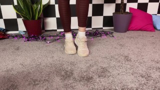 Miniatura filmu Kira Loster! Foot fetish! Bare feet, socks, sneakers! Dirty talk!