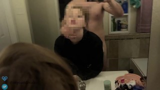 Miniatura filmu Lick my pussy after watching me pee. Creampie fuck in the mirror before datenight