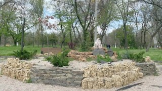 Miniatura filmu Blowjob in public in the park-Sweet girl swallows my sperm