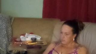 Miniatura filmu Brunette Milf Playing Video Games In Her Lingerie