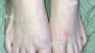 Miniatura filmu Messy Cumshot On Feet