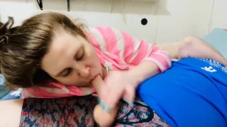 Miniatura filmu Cum slut gives handjob for her daily dose of cum 😍💦🔥