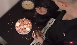 Miniatura filmu &lbrack;sawyer] birthday cake and pussy creampie