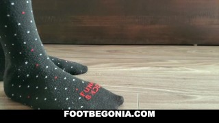 Miniatura filmu My hot feet in socks getting them naked to expose new French pedicure toes