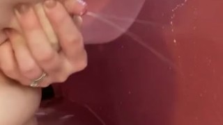 Miniatura filmu Milf spray milk in bath